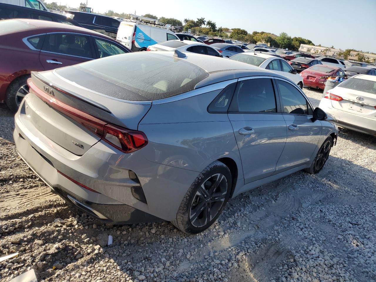 2022 Kia K5 - Image 3