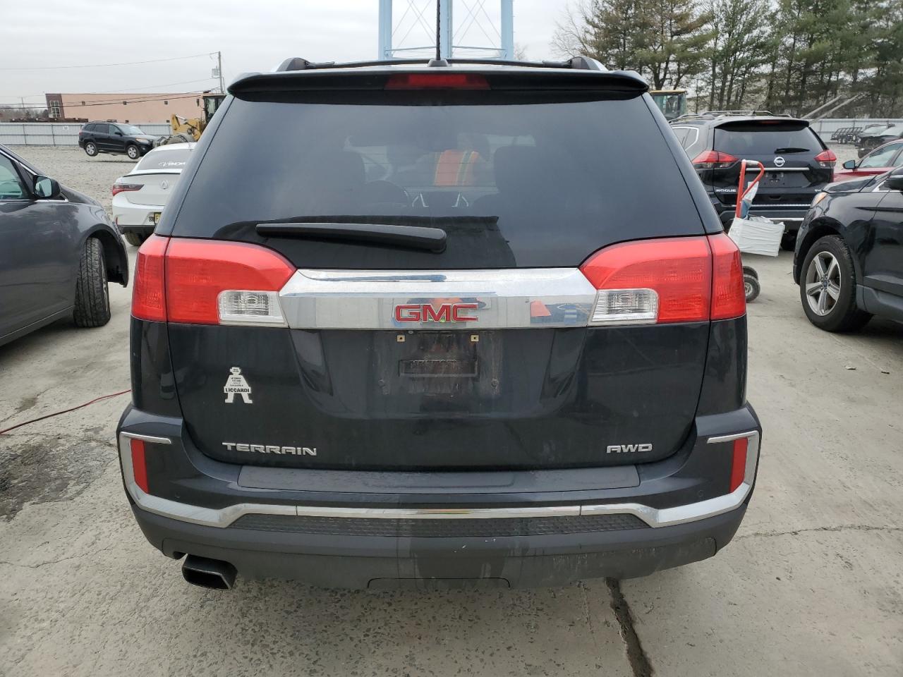 2016 GMC Terrain - Image 6