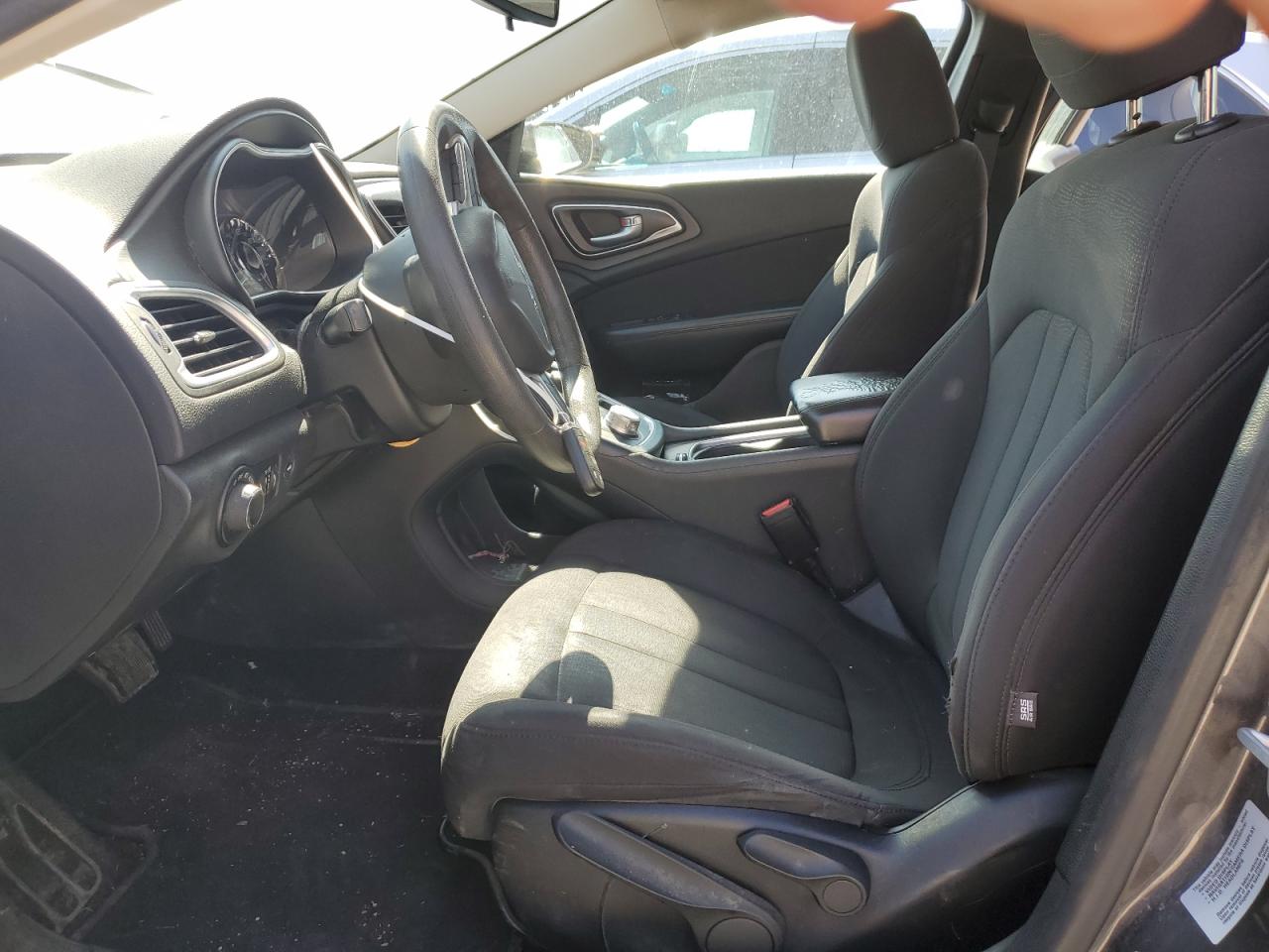 2015 Chrysler 200 - Image 7