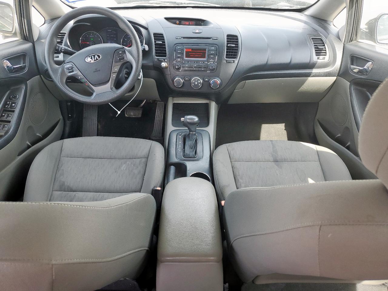 2016 Kia Forte - Image 8
