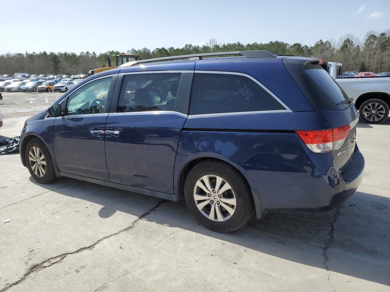 2015 Honda Odyssey - Image 2