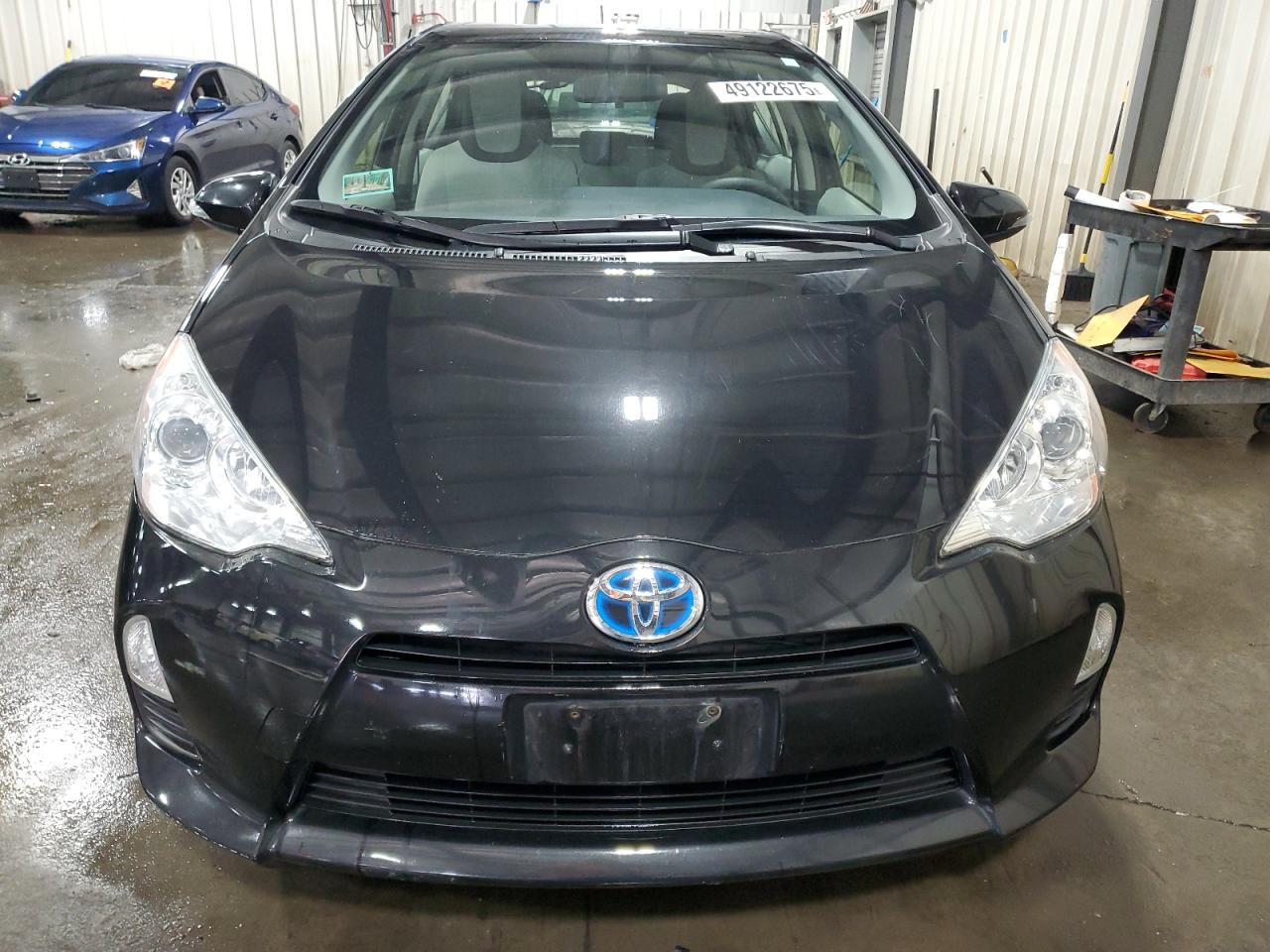 2013 Toyota Prius - Image 5