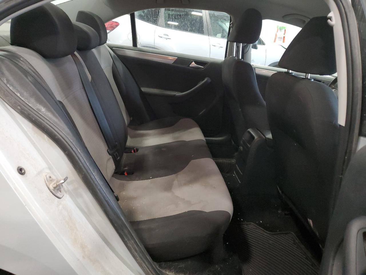 2017 Volkswagen Jetta - Image 10