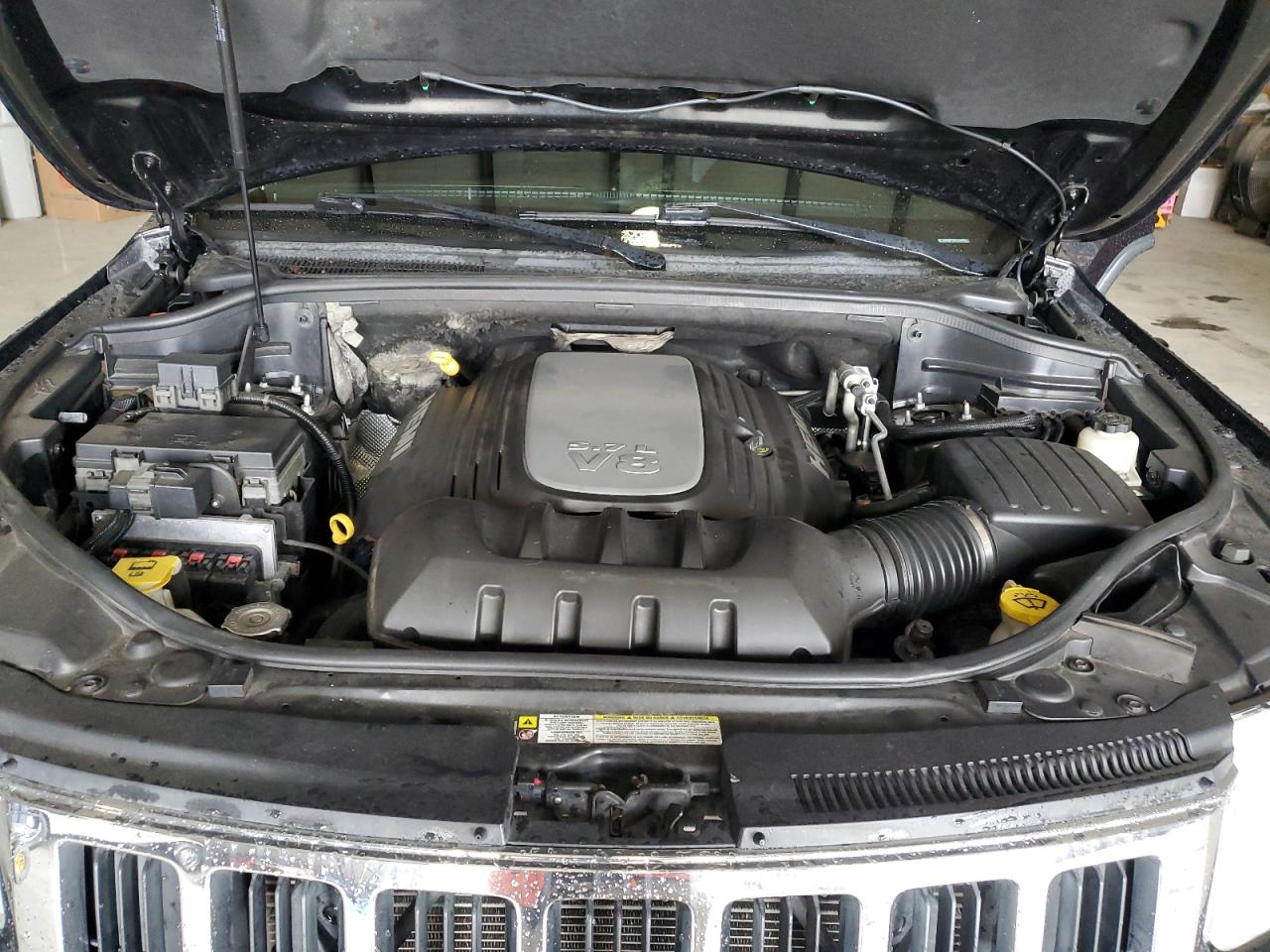 2013 Jeep Grand Cherokee - Image 12
