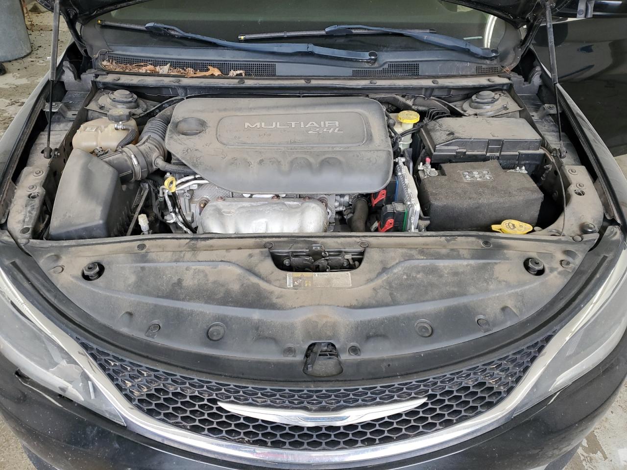 2015 Chrysler 200 - Image 11