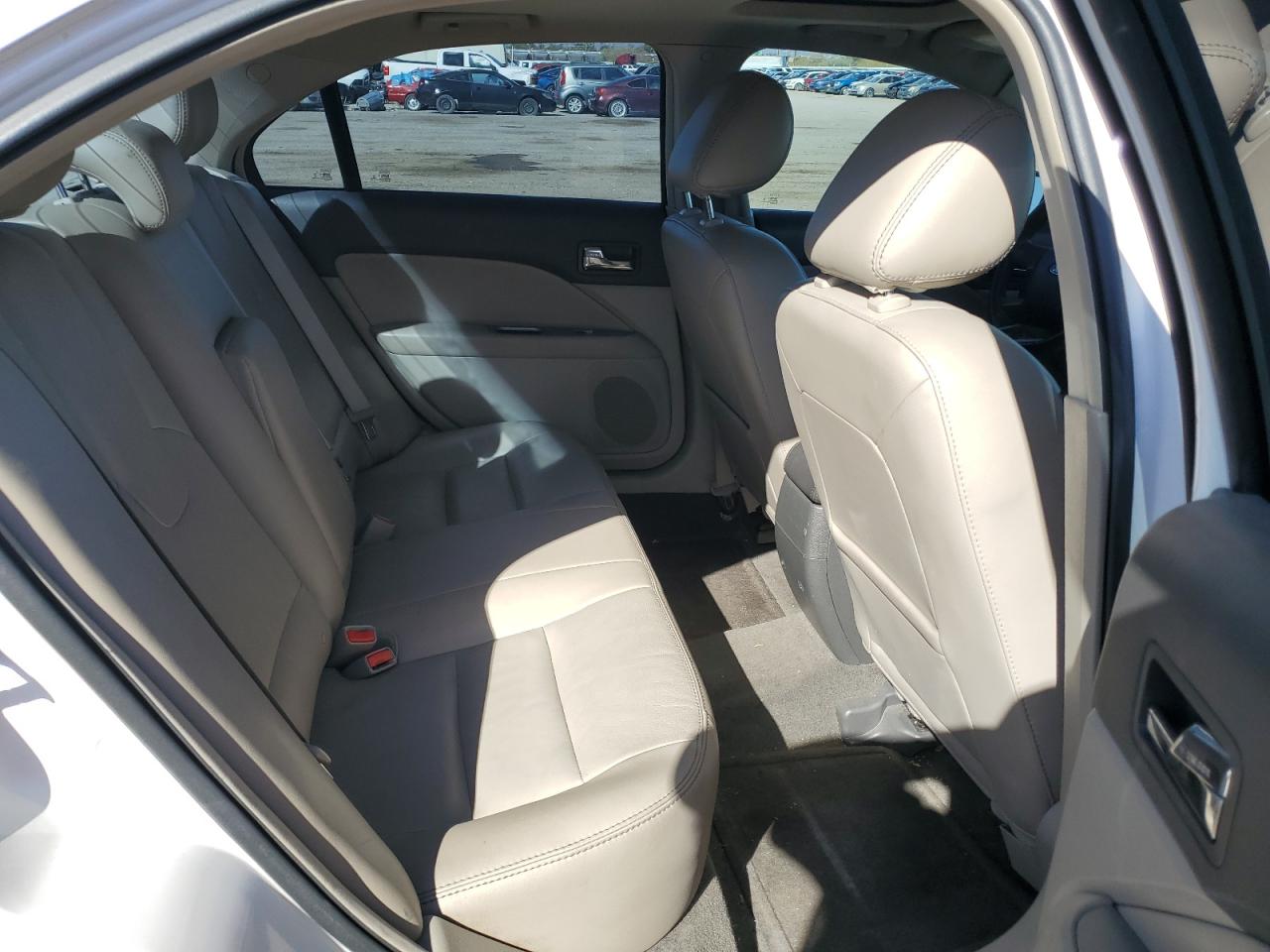 2012 Ford Fusion - Image 10