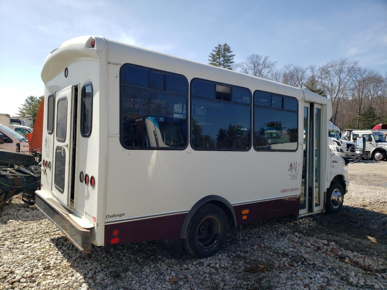 2015 Ford Econoline - Image 4