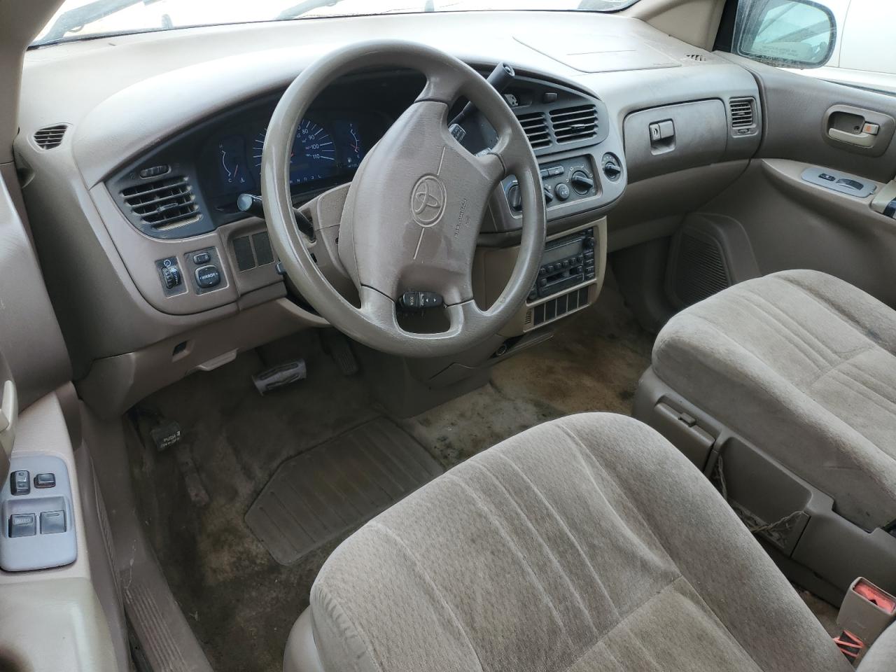 2002 Toyota Sienna - Image 8