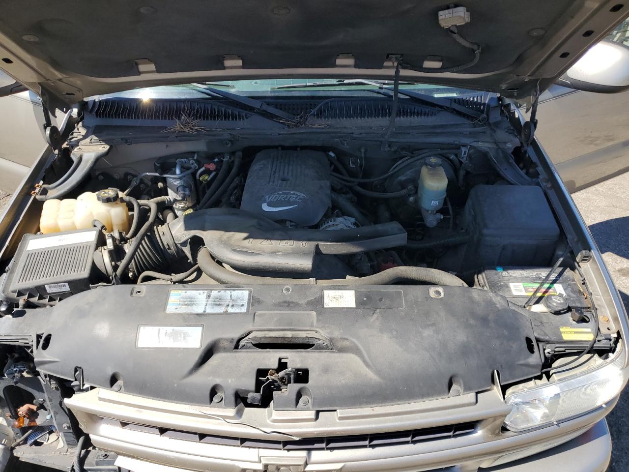 2002 Chevrolet Tahoe - Image 11