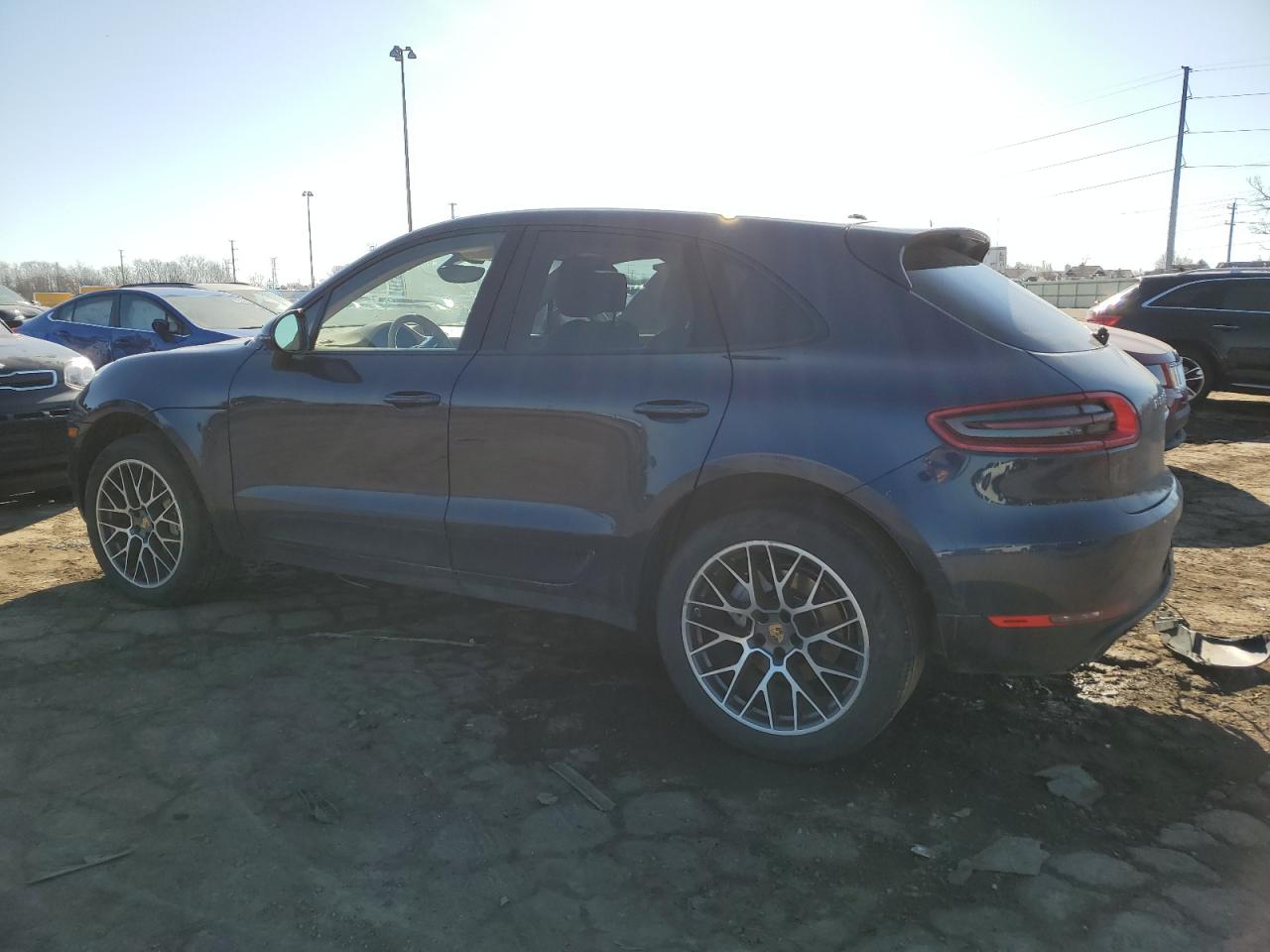 2016 Porsche Macan - Image 2