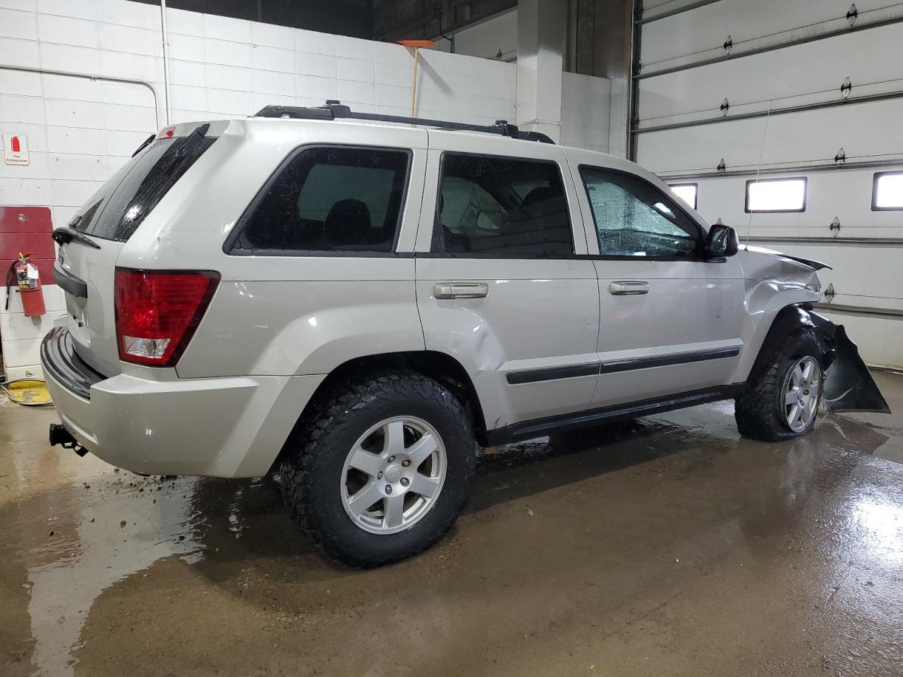 2009 Jeep Grand Cherokee - Image 3