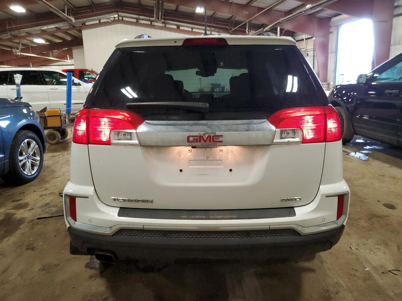 2016 GMC Terrain - Image 6