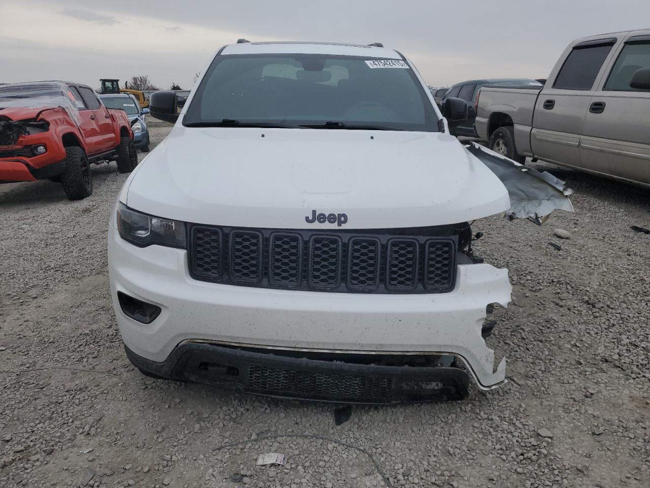 2018 Jeep Grand Cherokee - Image 5