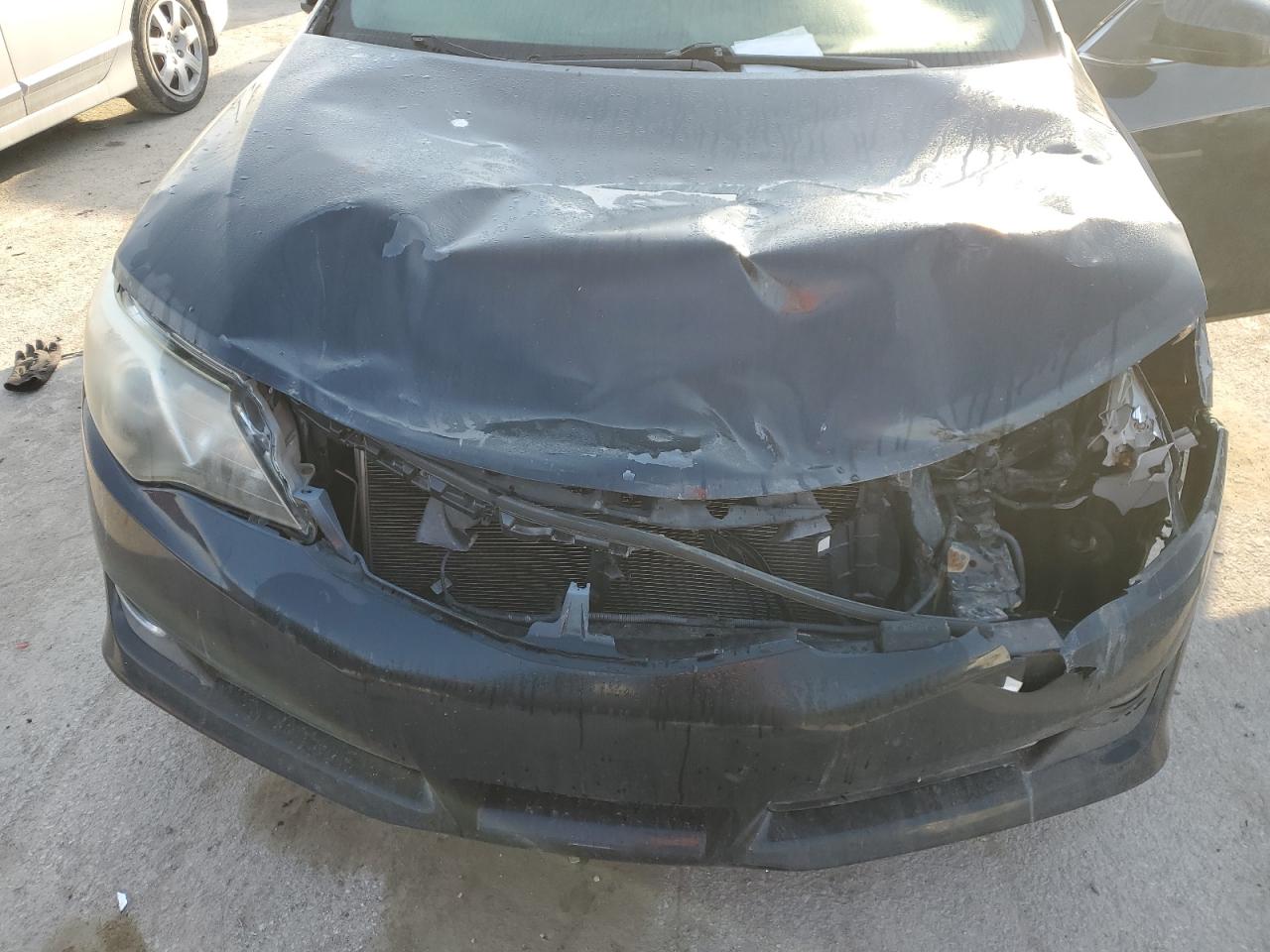 2014 Toyota Camry - Image 13