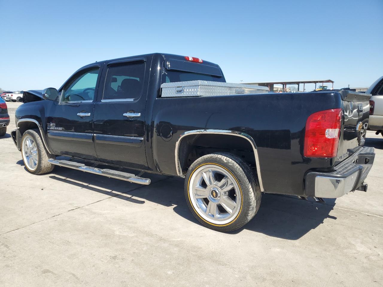 2012 Chevrolet Silverado - Image 2