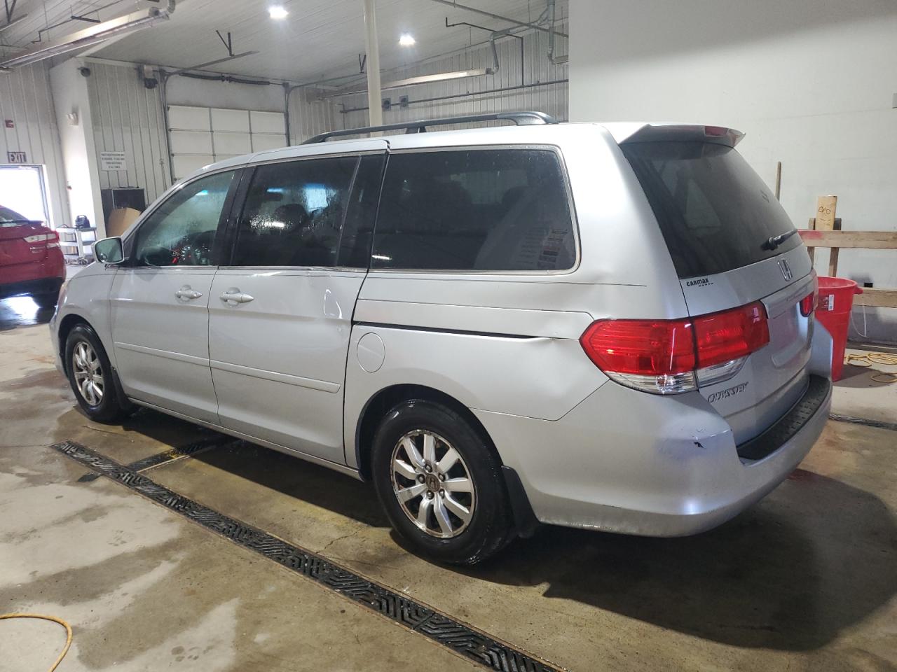 2010 Honda Odyssey - Image 2