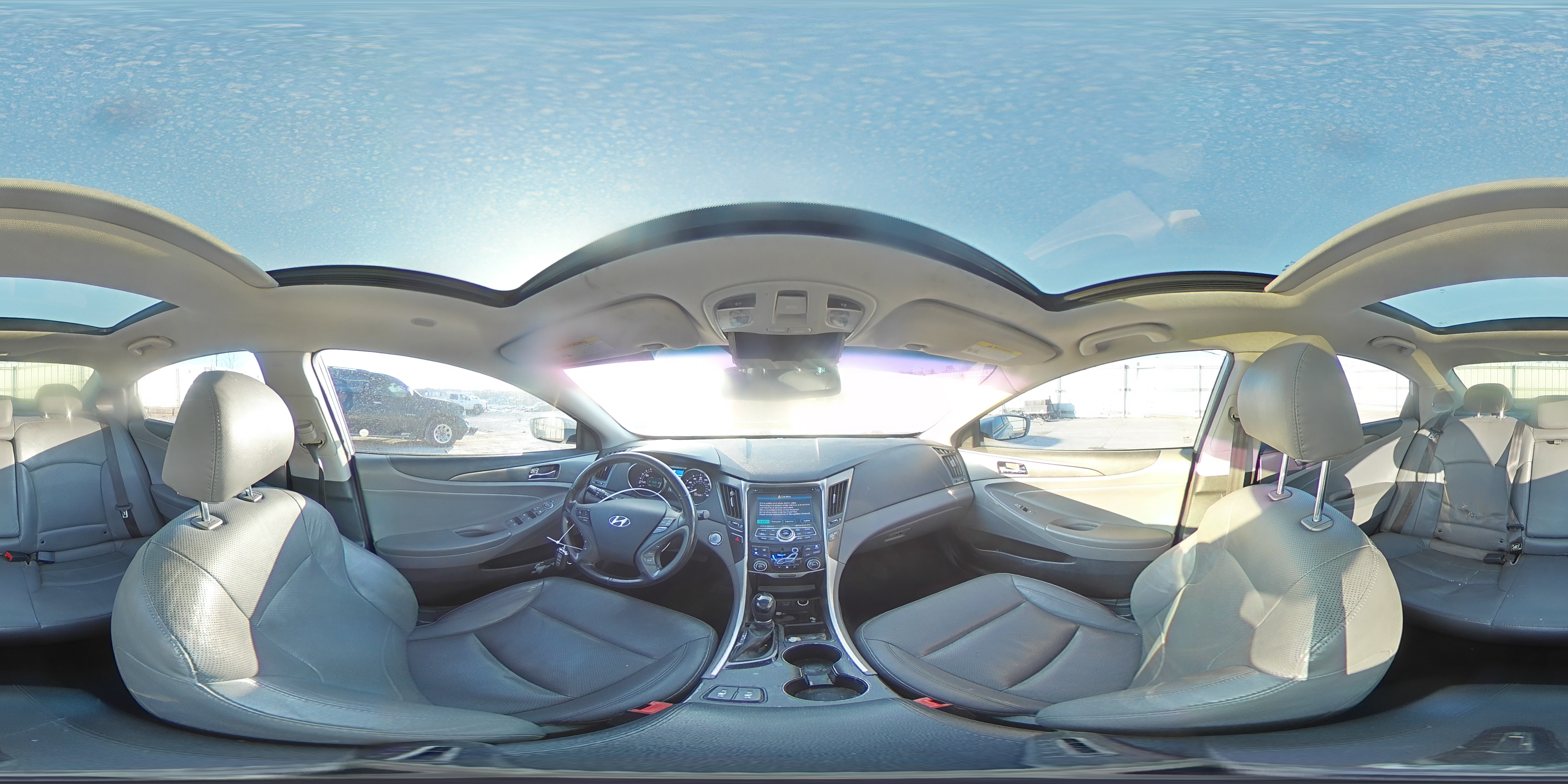 2015 Hyundai Sonata - Image 12