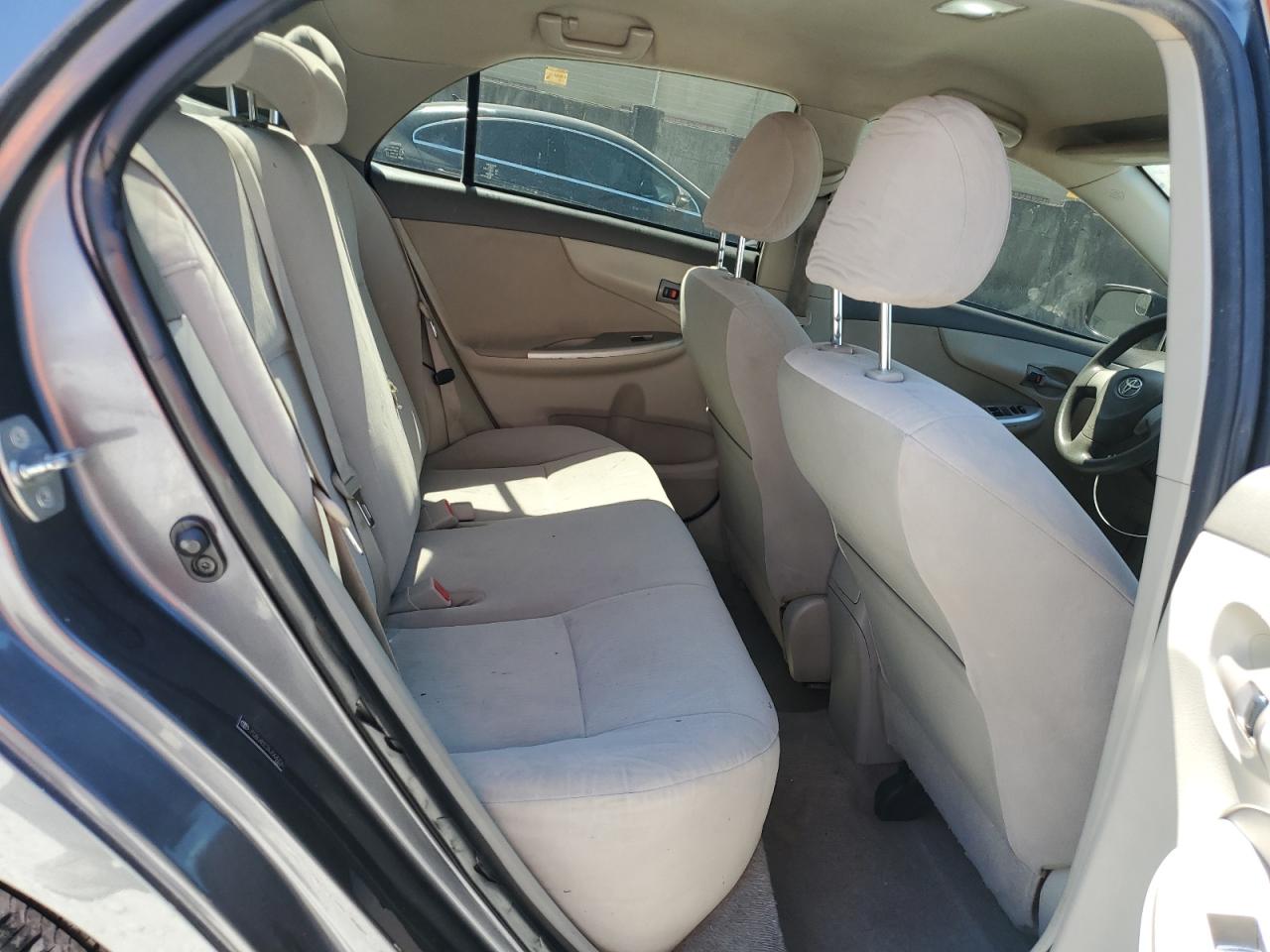 2010 Toyota Corolla - Image 11