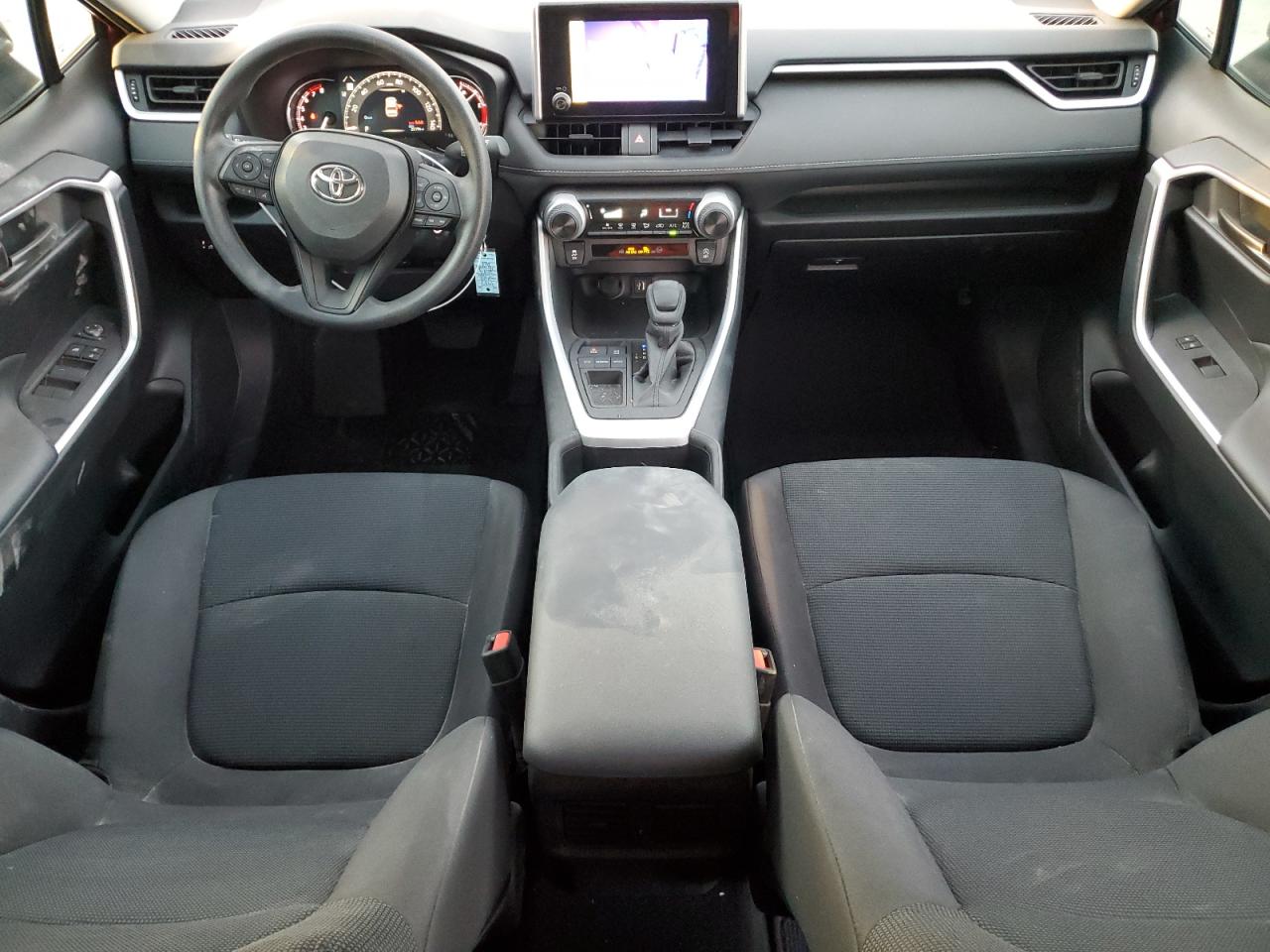 2024 Toyota RAV 4 - Image 8