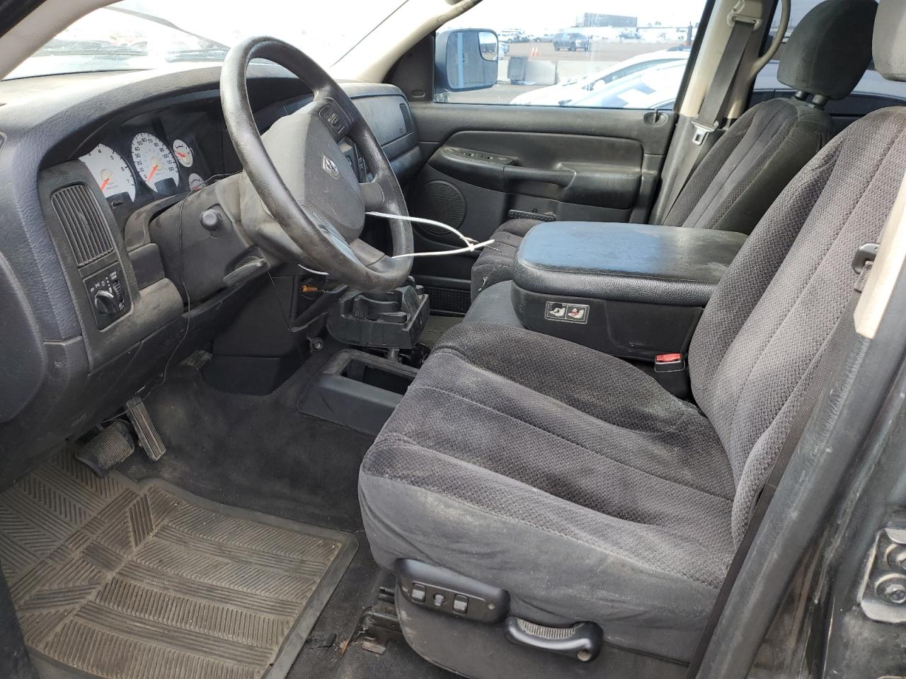 2004 Dodge RAM - Image 7