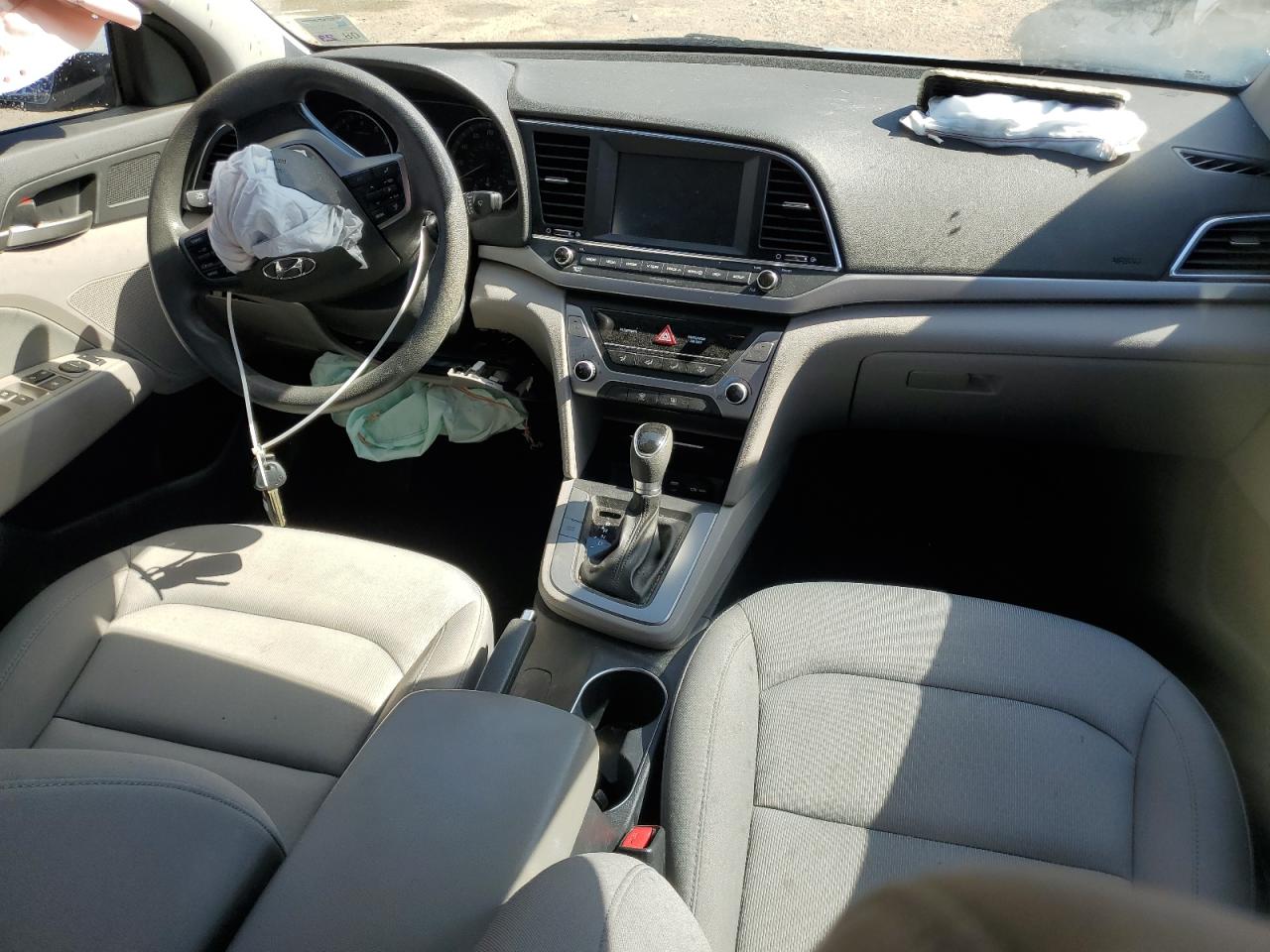 2018 Hyundai Elantra - Image 8