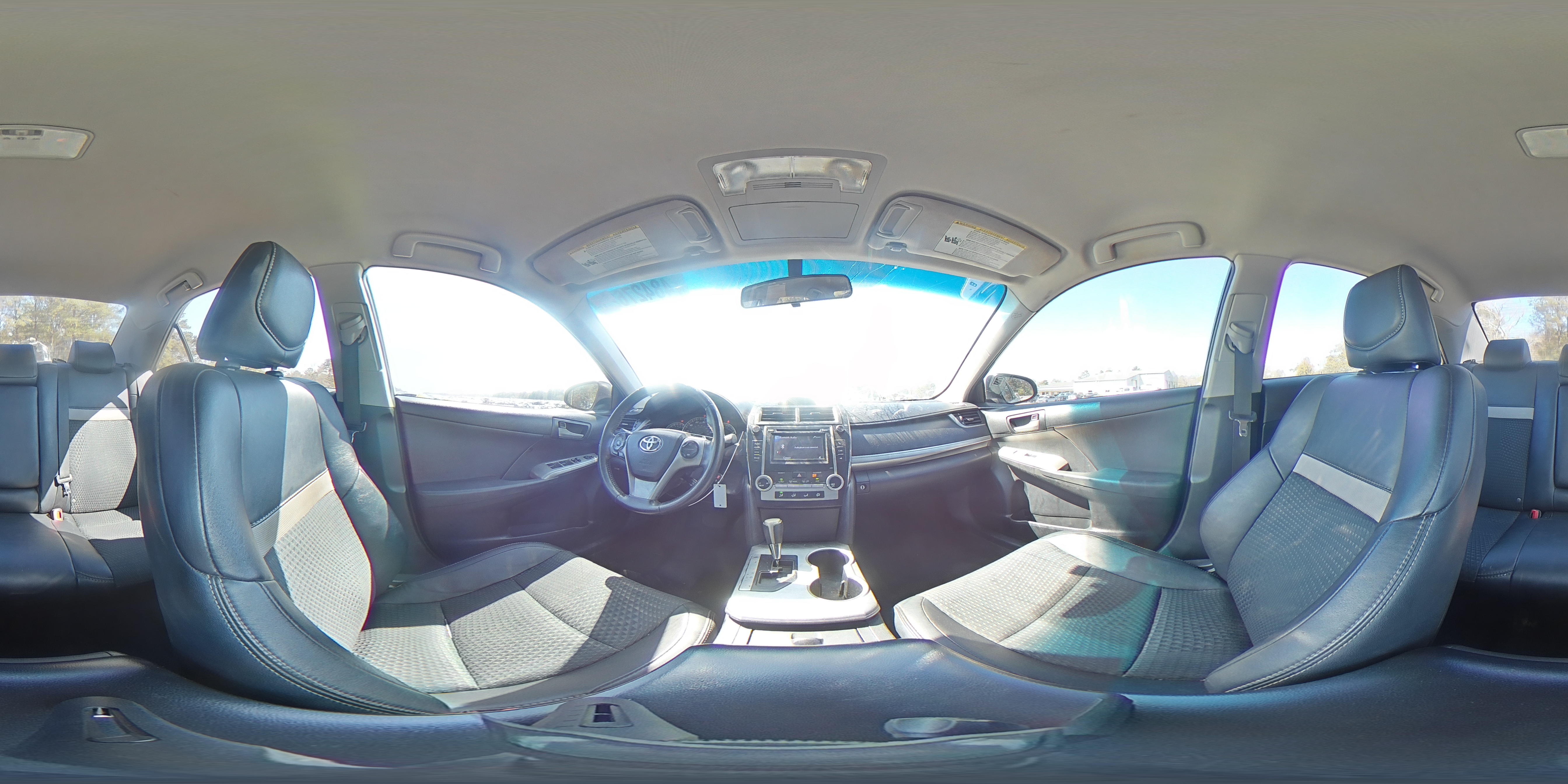 2013 Toyota Camry - Image 14