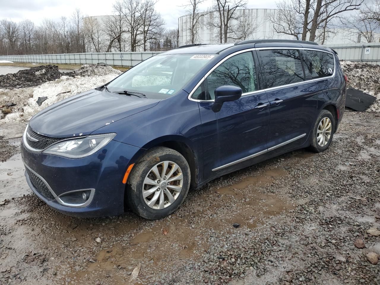 2017 Chrysler Pacifica - Image 1