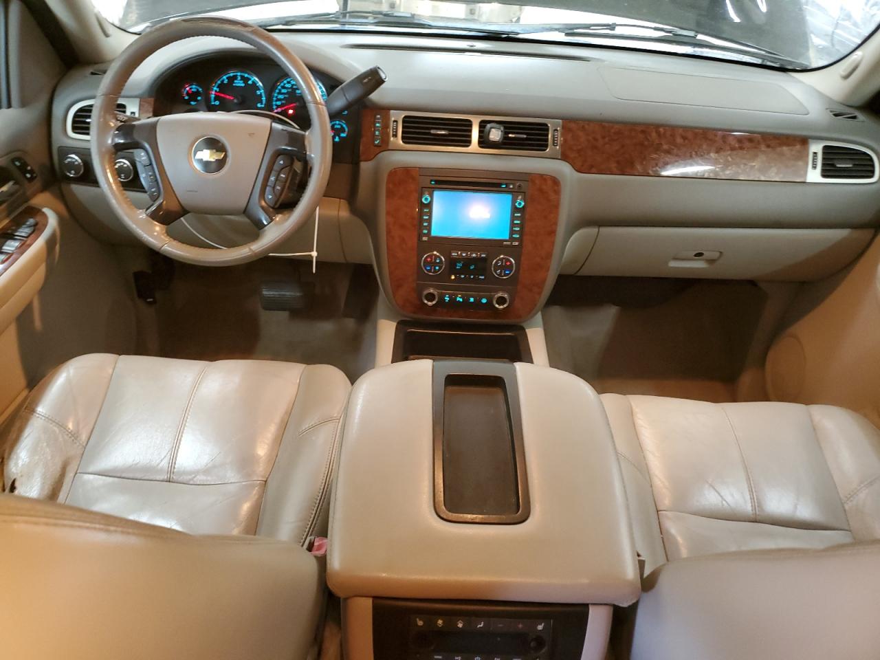 2007 Chevrolet Suburban - Image 8