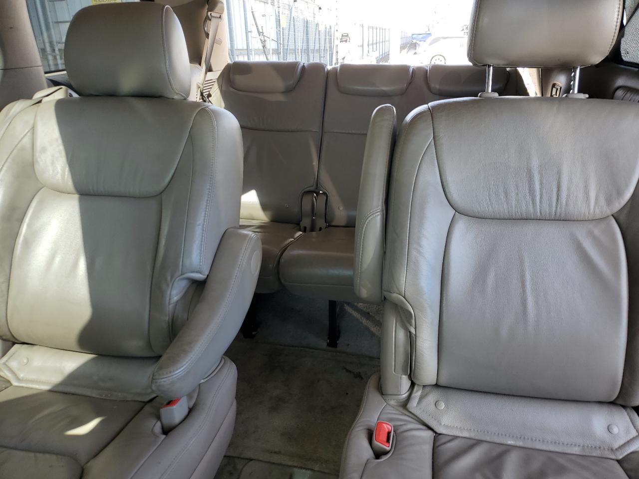 2006 Toyota Sienna - Image 10