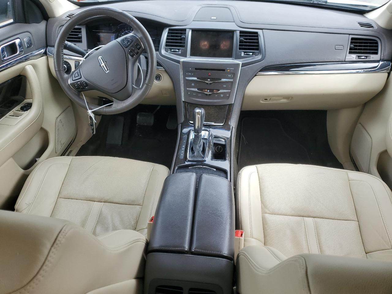 2016 Lincoln MKS - Image 8