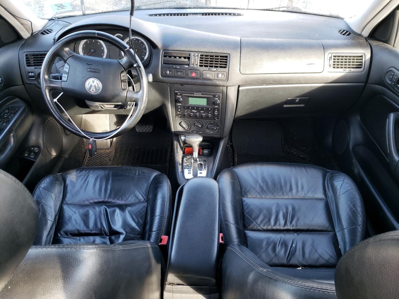 2004 Volkswagen Jetta - Image 8