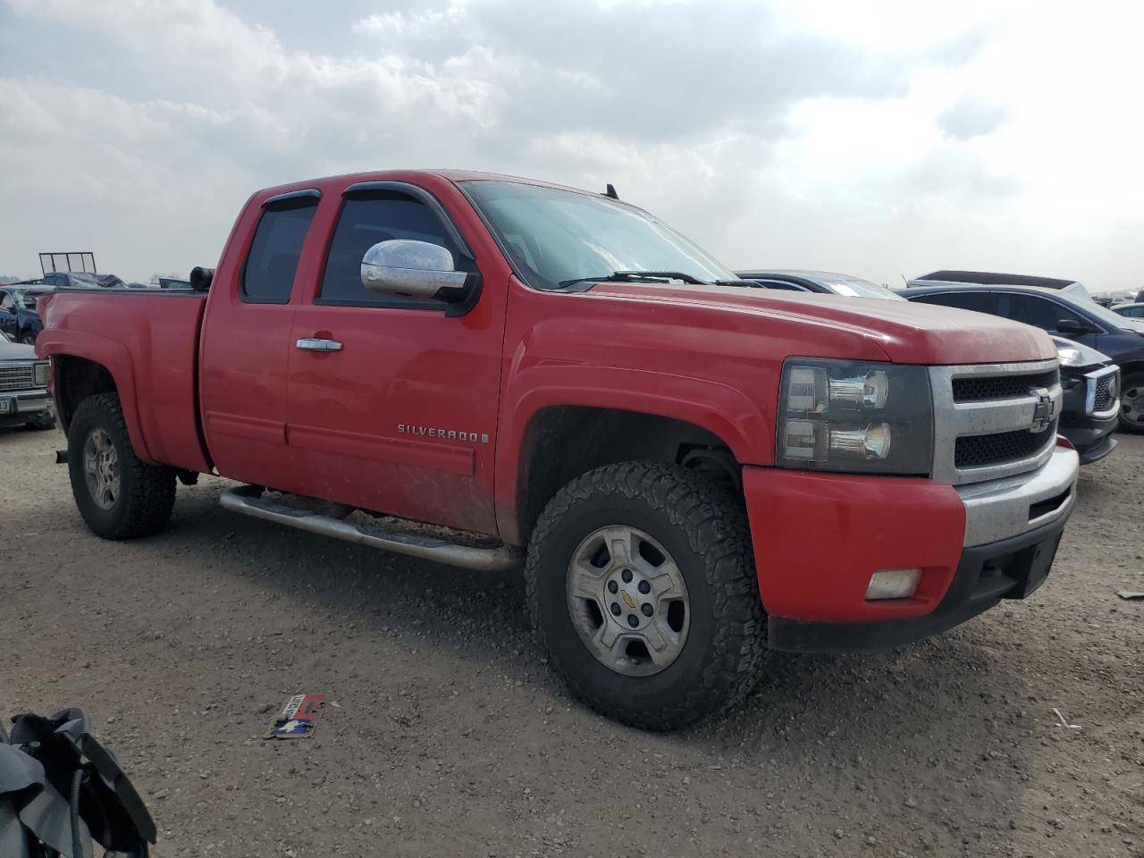 2009 Chevrolet Silverado - Image 4