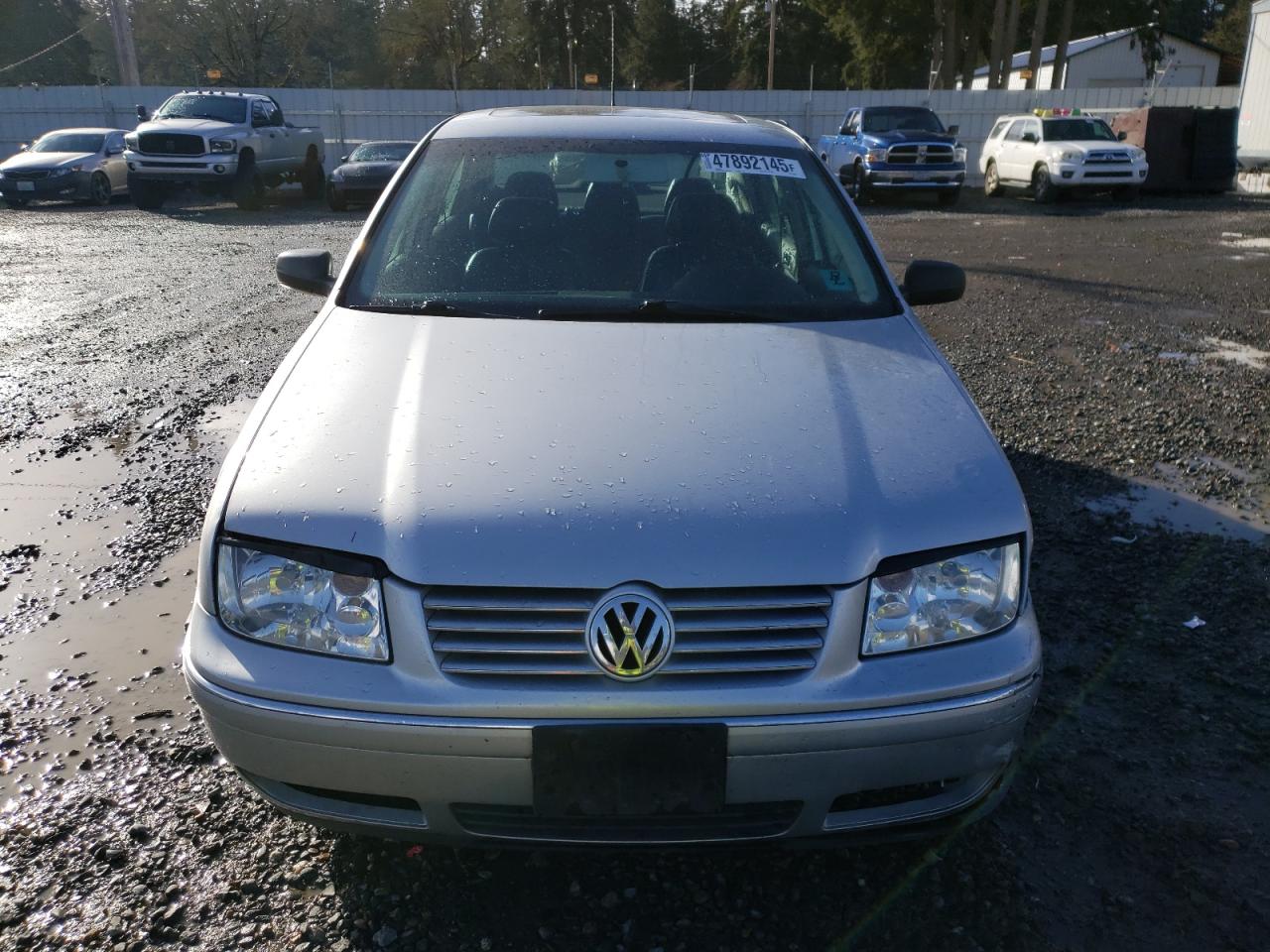 2004 Volkswagen Jetta - Image 5