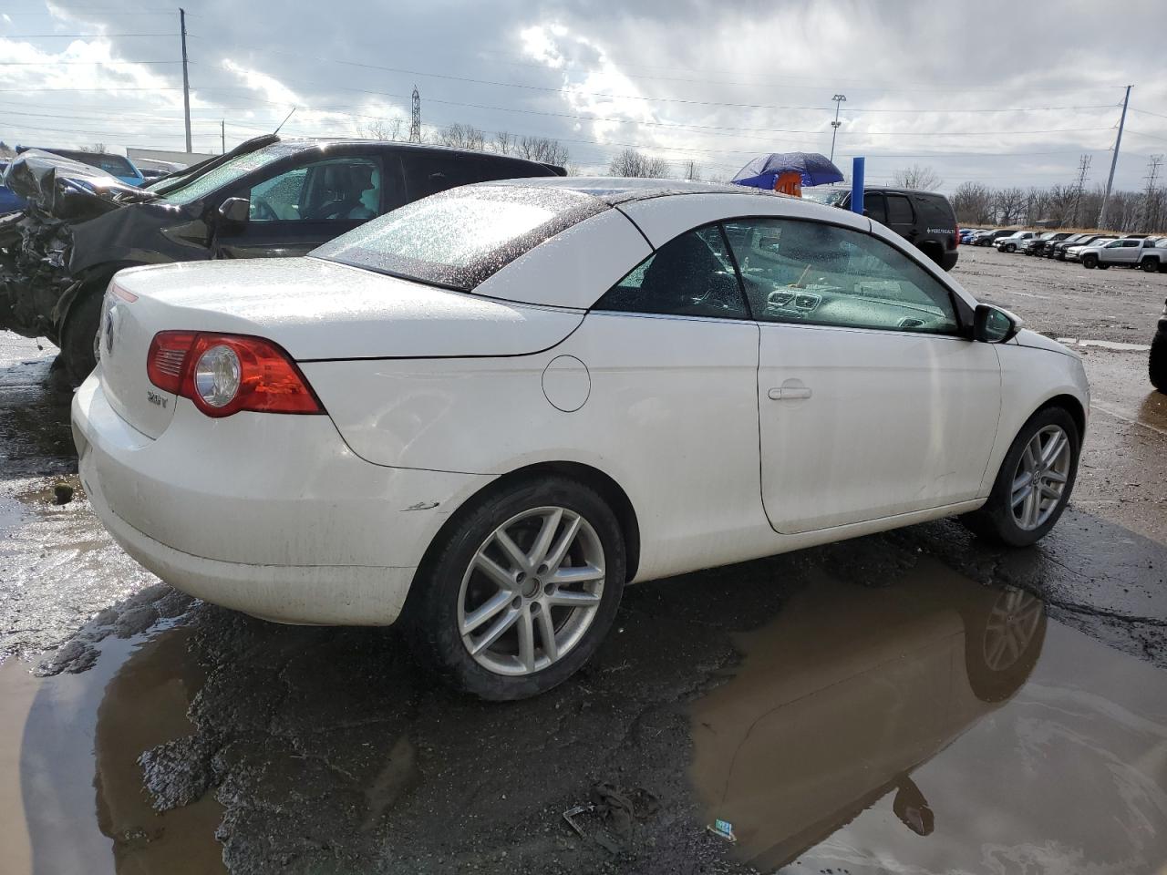 2009 Volkswagen Eos - Image 3
