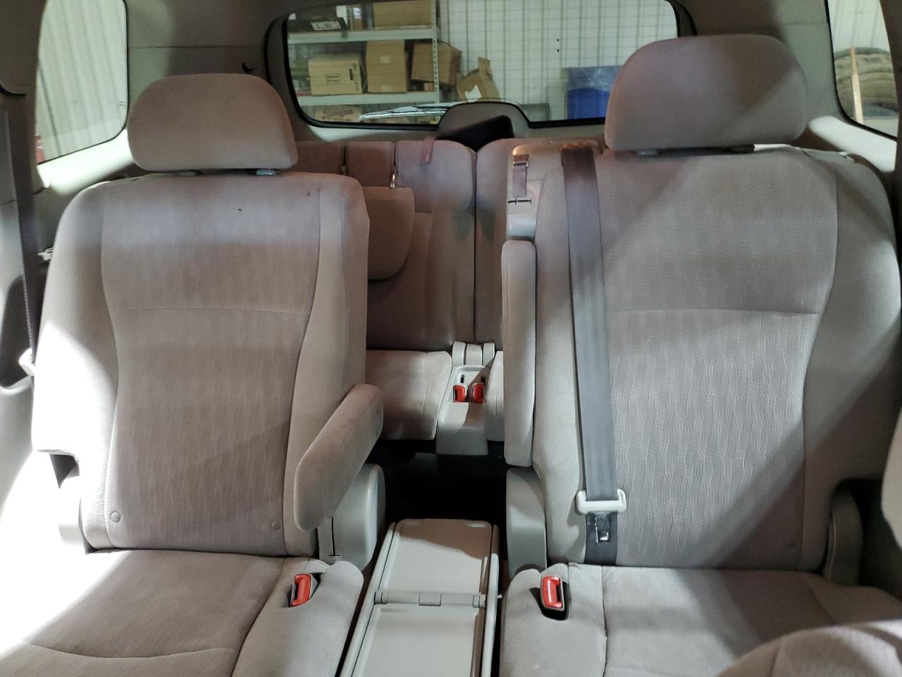 2012 Toyota Highlander - Image 10