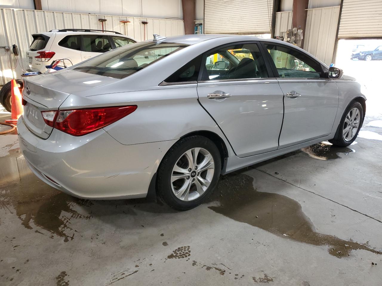 2013 Hyundai Sonata - Image 3