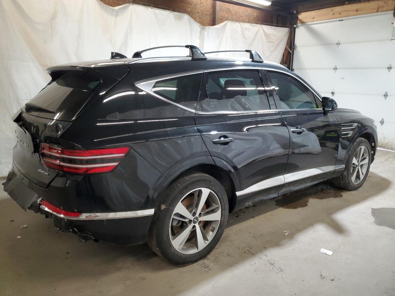 2023 Genesis GV80 - Image 3