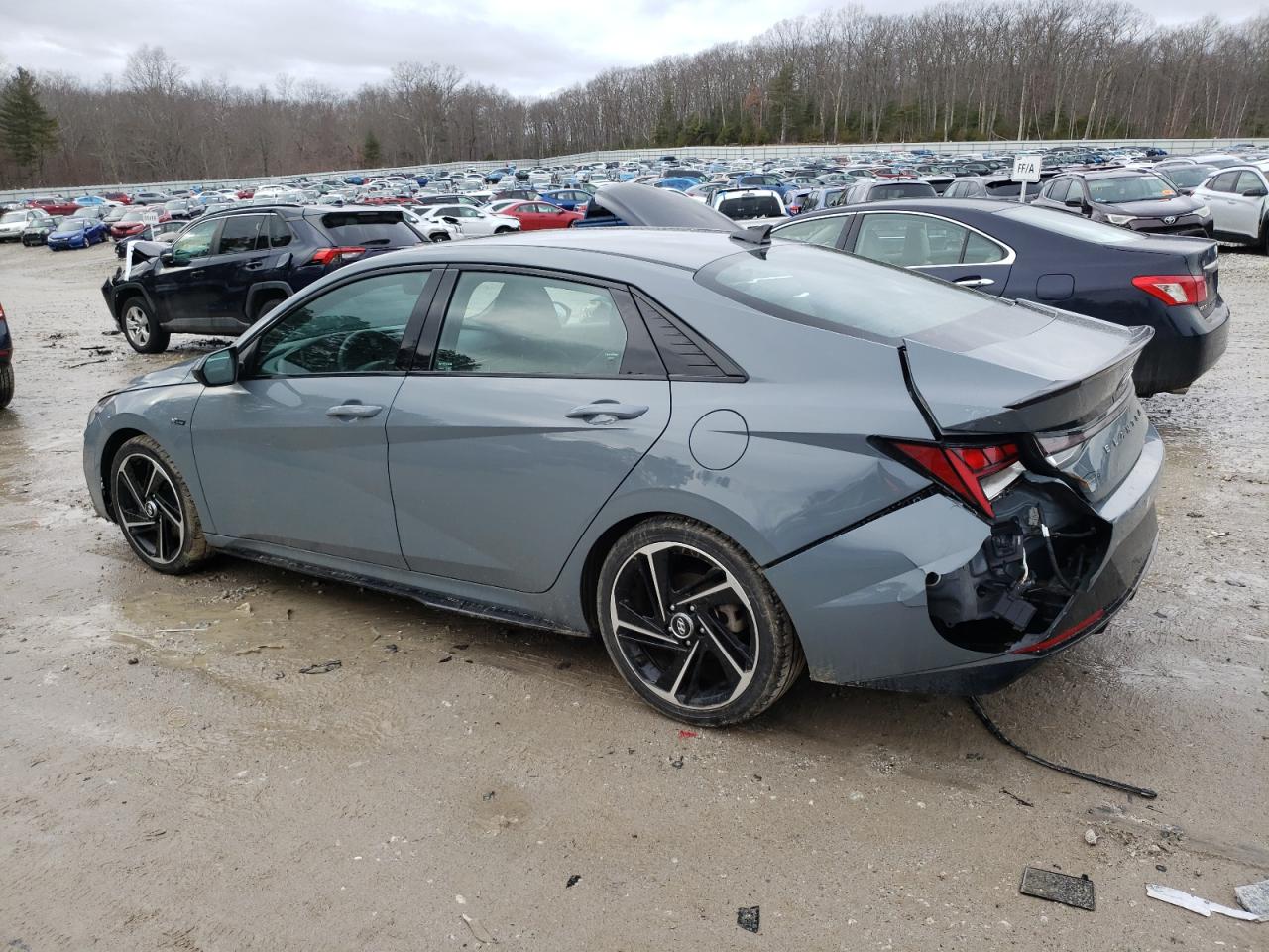 2022 Hyundai Elantra - Image 2