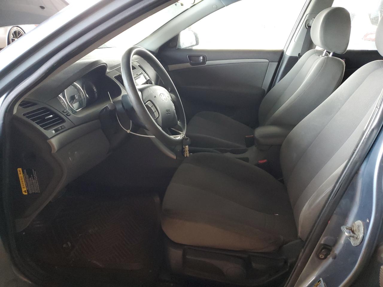 2010 Hyundai Sonata - Image 7