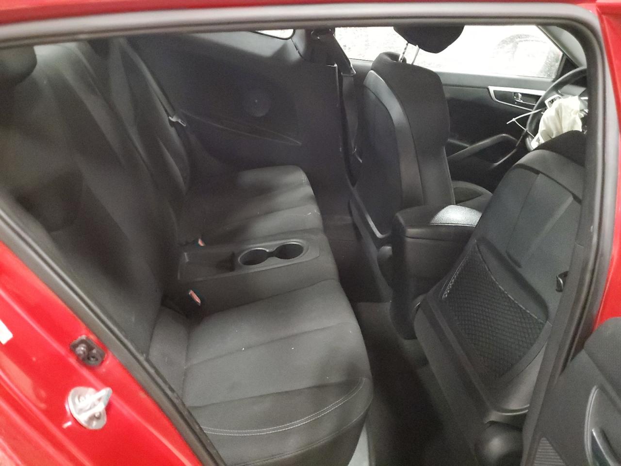 2014 Hyundai Veloster - Image 10