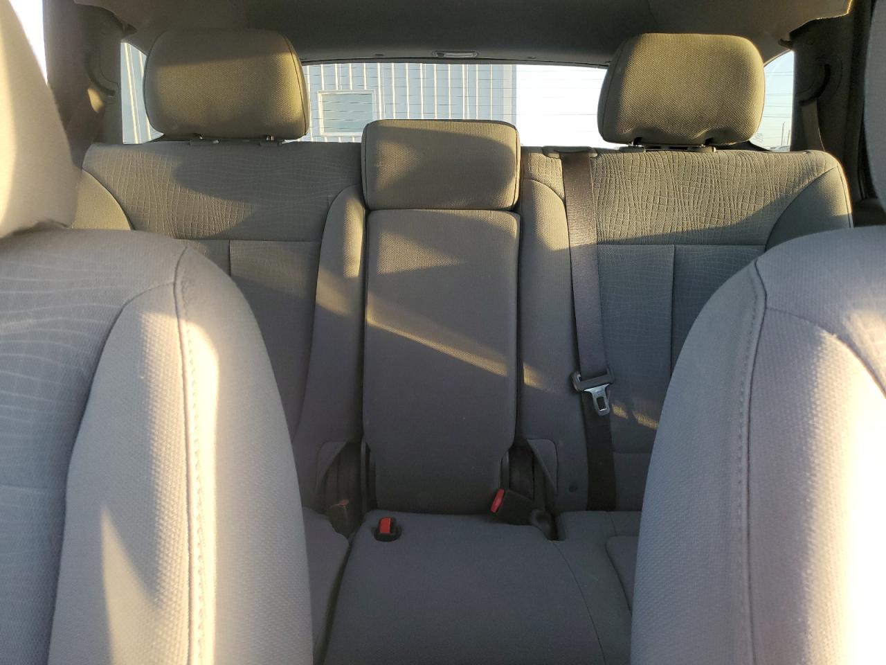 2010 Hyundai Santa Fe - Image 10