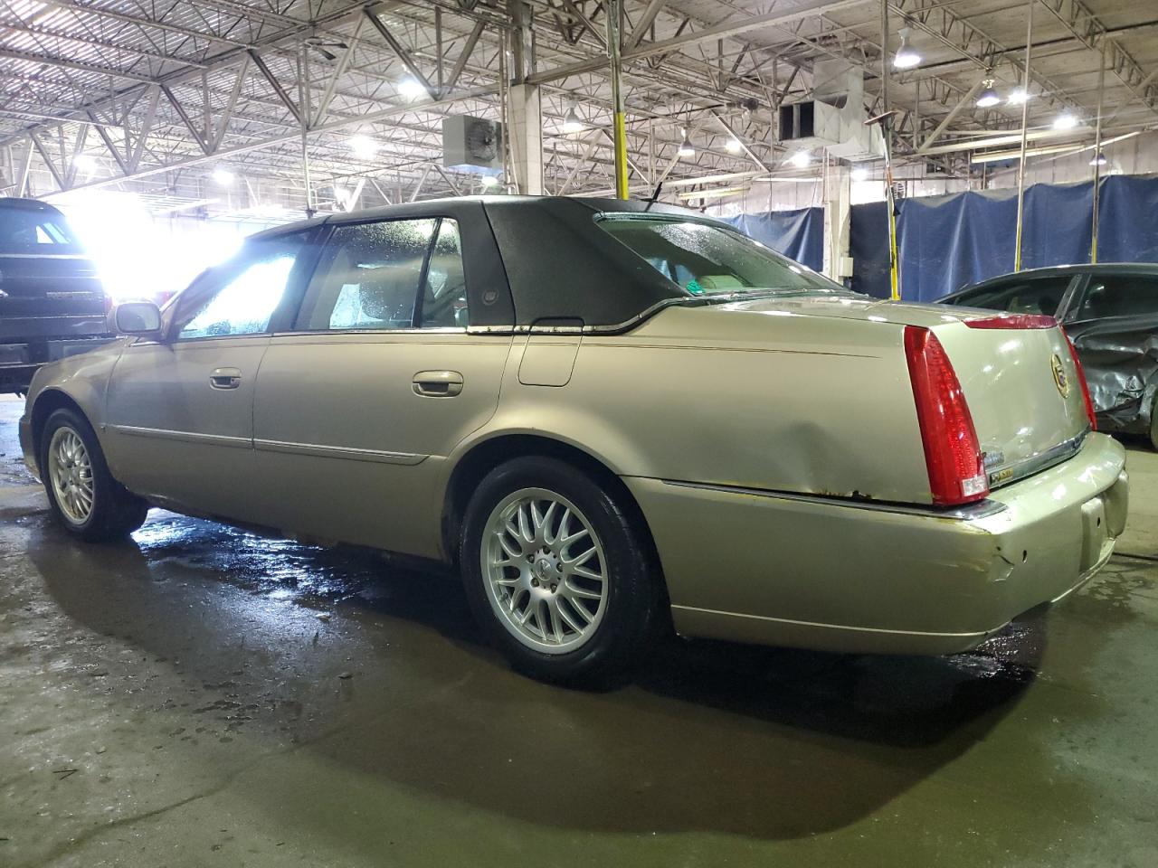 2006 Cadillac DTS - Image 2