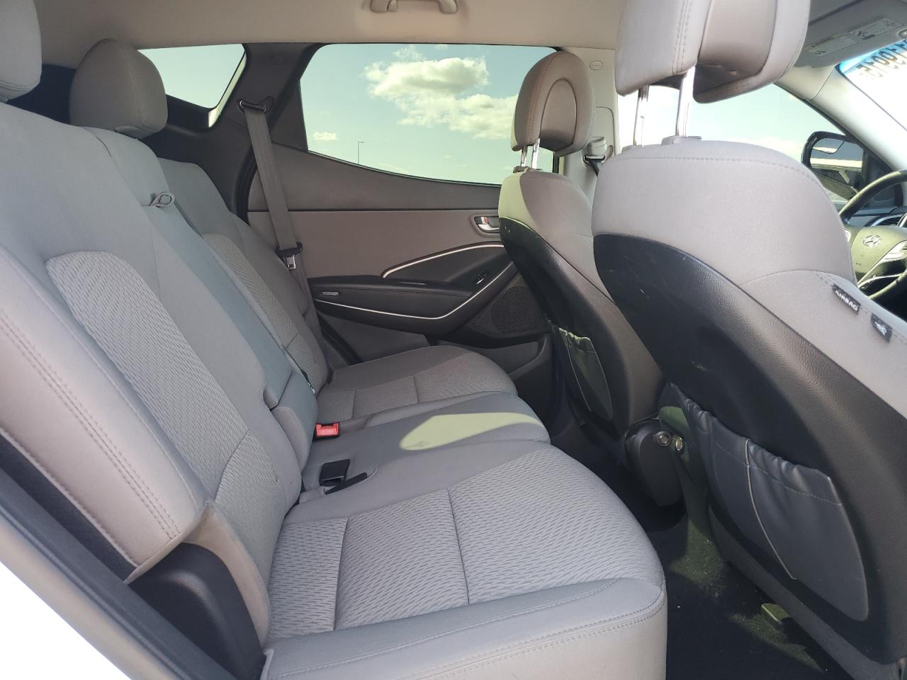 2018 Hyundai Santa Fe - Image 11
