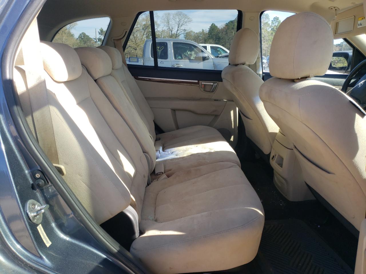 2008 Hyundai Santa Fe - Image 11