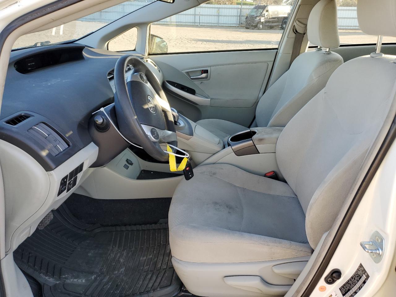 2015 Toyota Prius - Image 7