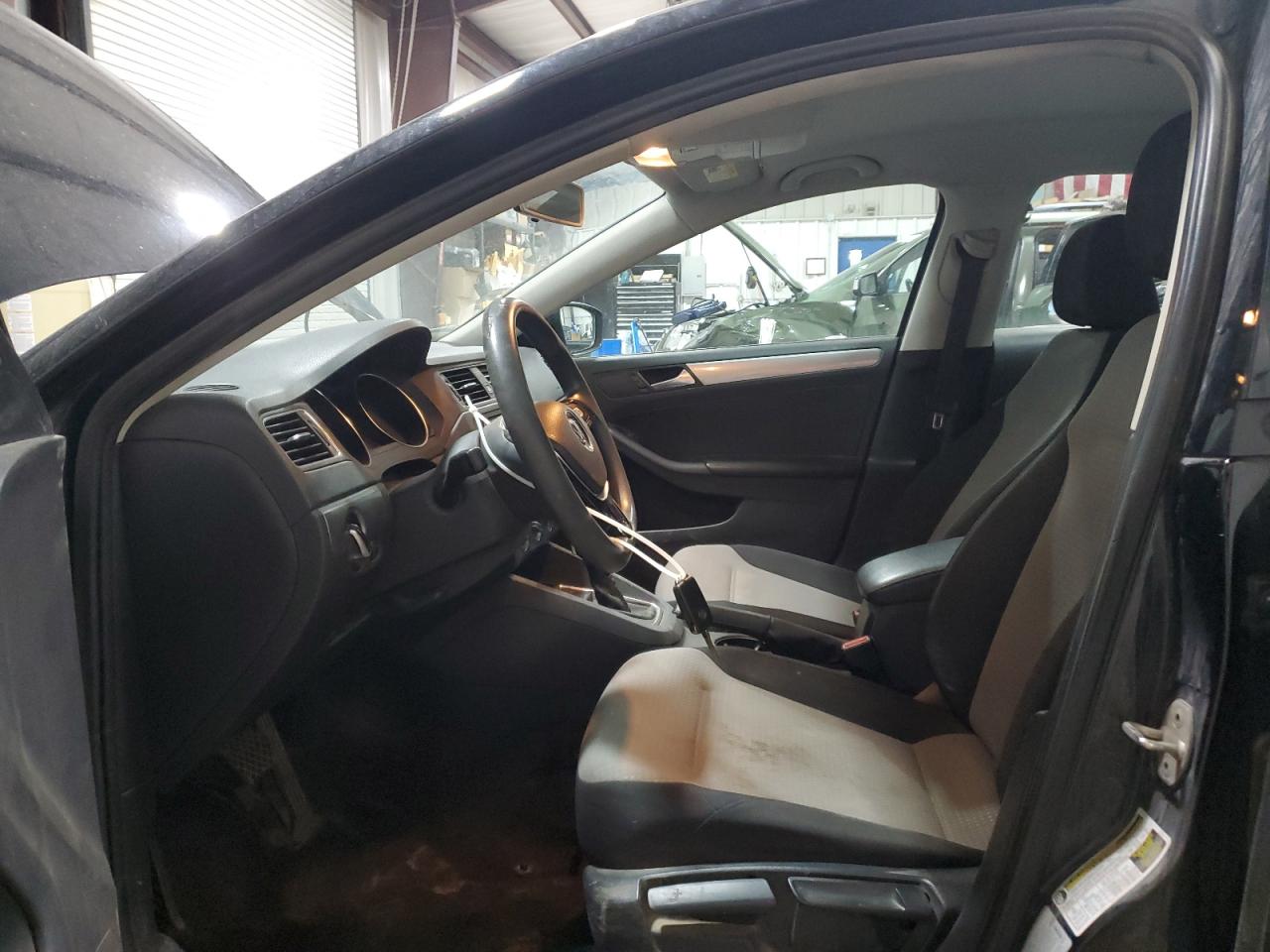 2017 Volkswagen Jetta - Image 7
