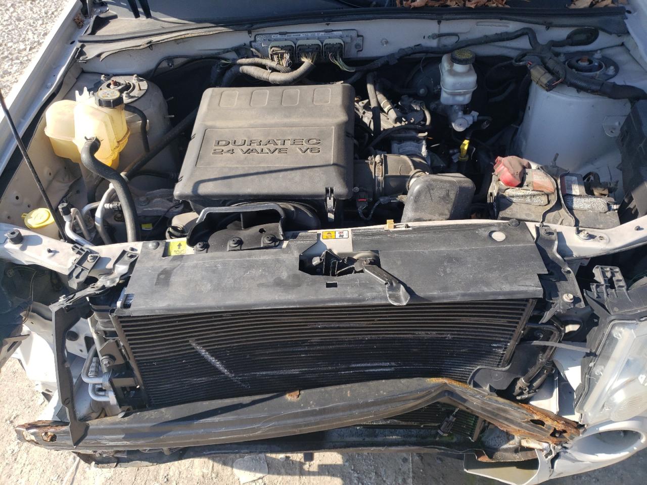 2010 Ford Escape - Image 12