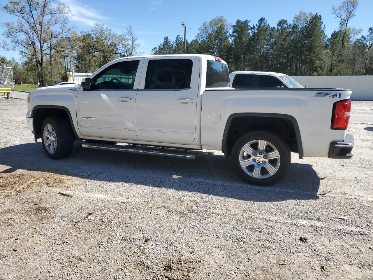2014 GMC Sierra - Image 2