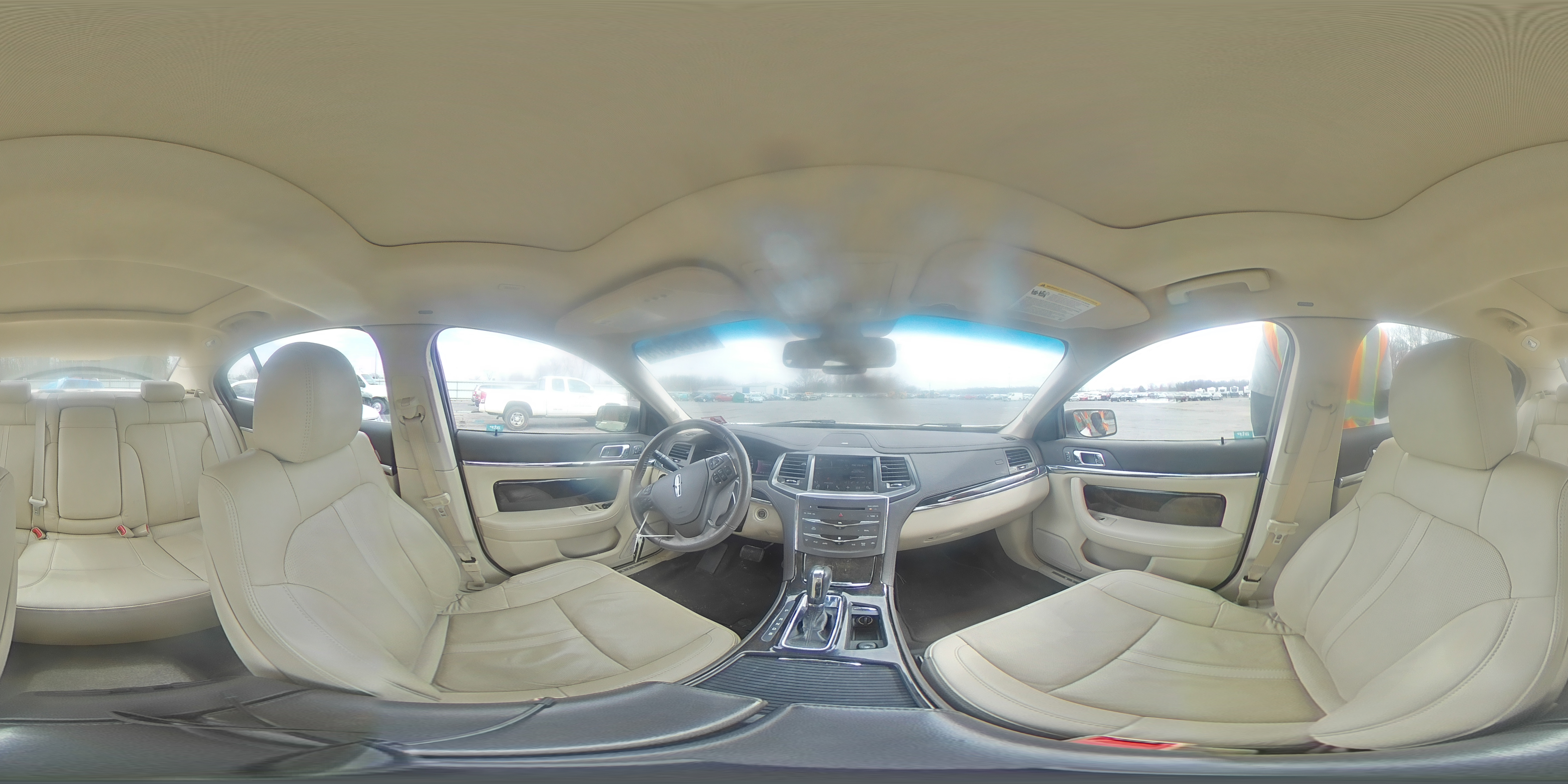 2016 Lincoln MKS - Image 13