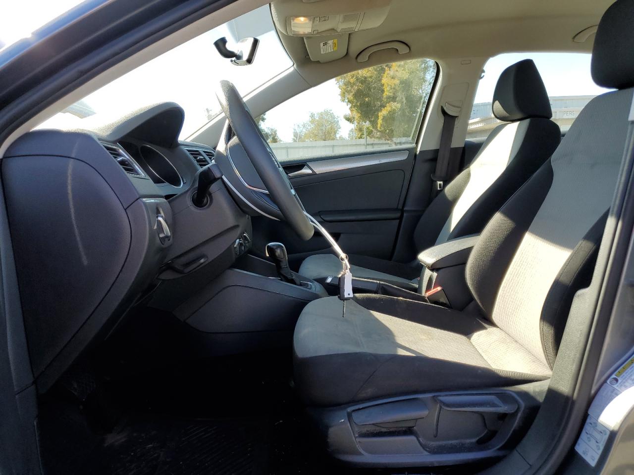 2017 Volkswagen Jetta - Image 7